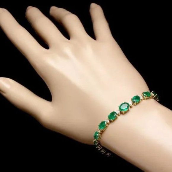 Impressive 11.40 Carats Natural Emerald & Diamond 14K Solid Yellow Gold Bracelet - Picture 3 of 4